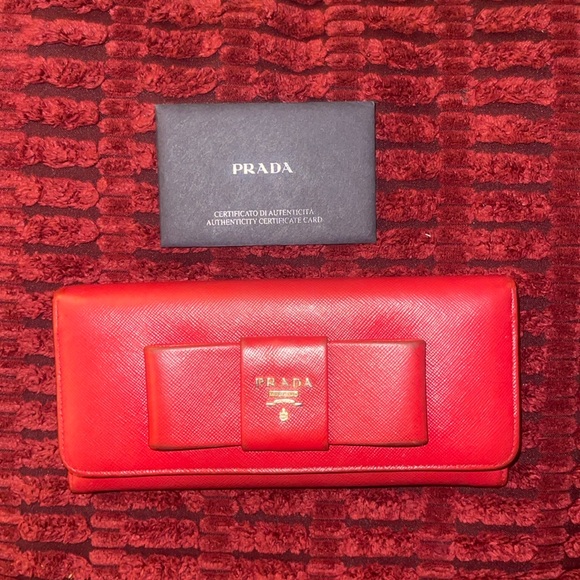 Prada red bow wallet - Picture 1 of 10